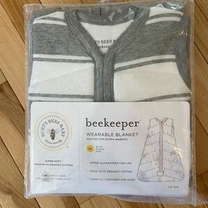 NWT Burt’s Bees baby wearable blanket medium